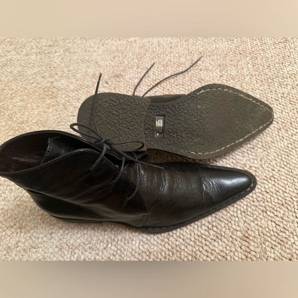 Kenneth Cole New York Italy 7.5 Black Soft Leather Lace Up Ankle Boots - Picture 8 of 10